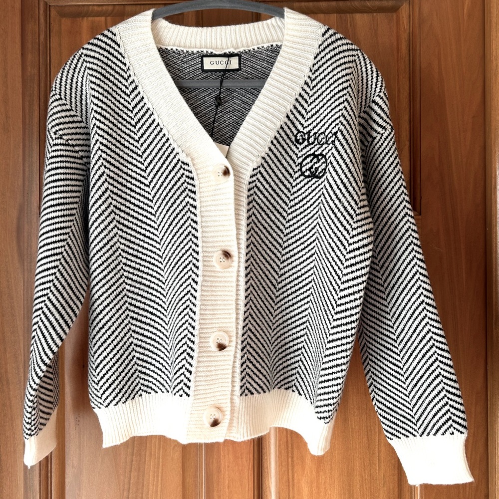 Black and ivory chevron sweater NWT